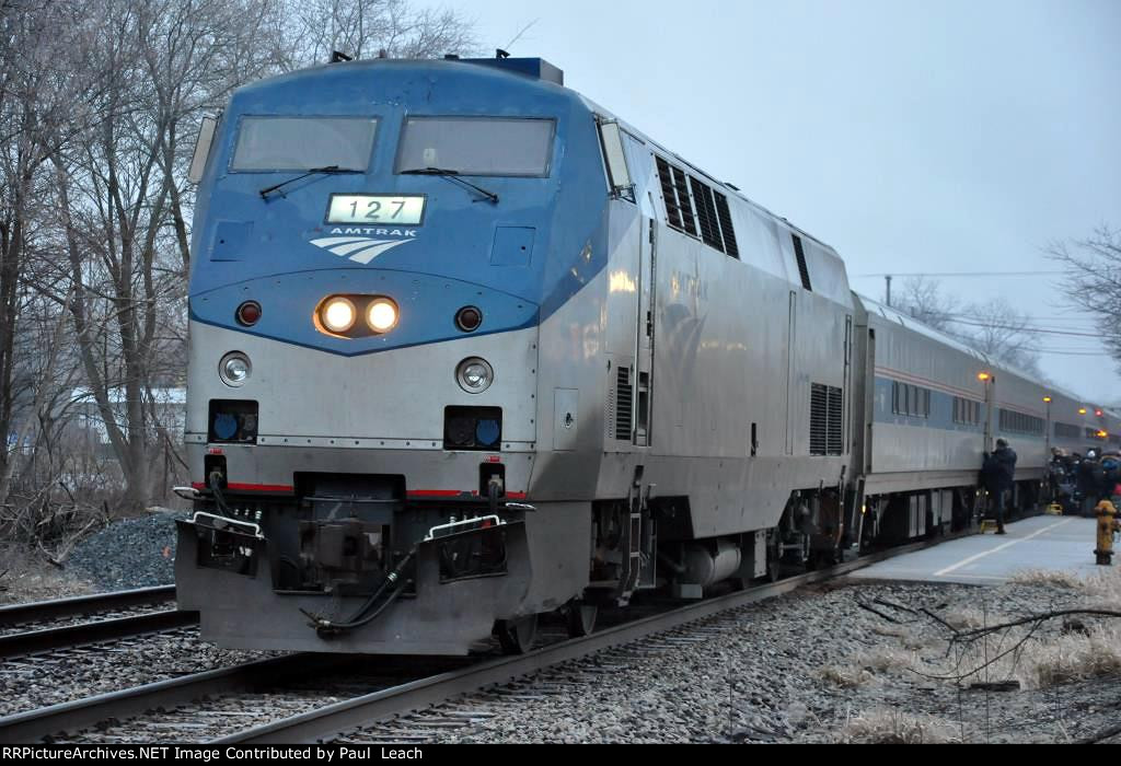 Westbound "Blue Water" loads passengers